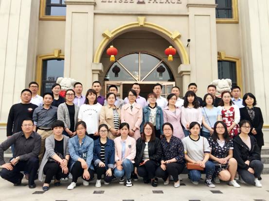 新员工培训合影2_副本